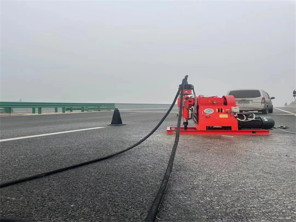 彬县马路路基路面开裂下沉注浆加固灌浆